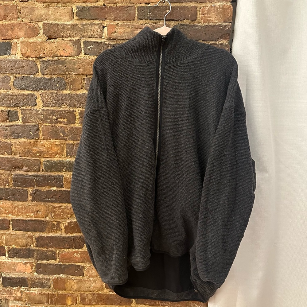 Lululemon Peaceful Moments Women’s Zip Up Fits Like a 12